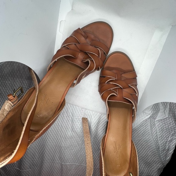 Universal Thread Brown Strappy Heeled Sandals, stacked heels, sz 8 - Picture 10 of 10